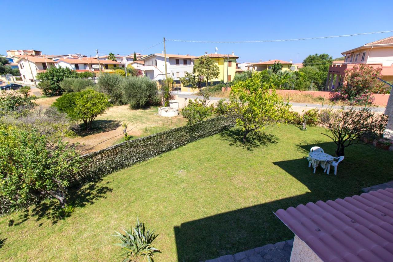 Appartamenti In Villa Con Ampio Giardino Esterno Posada  Exterior foto